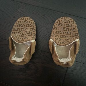 Uggs baby slippers